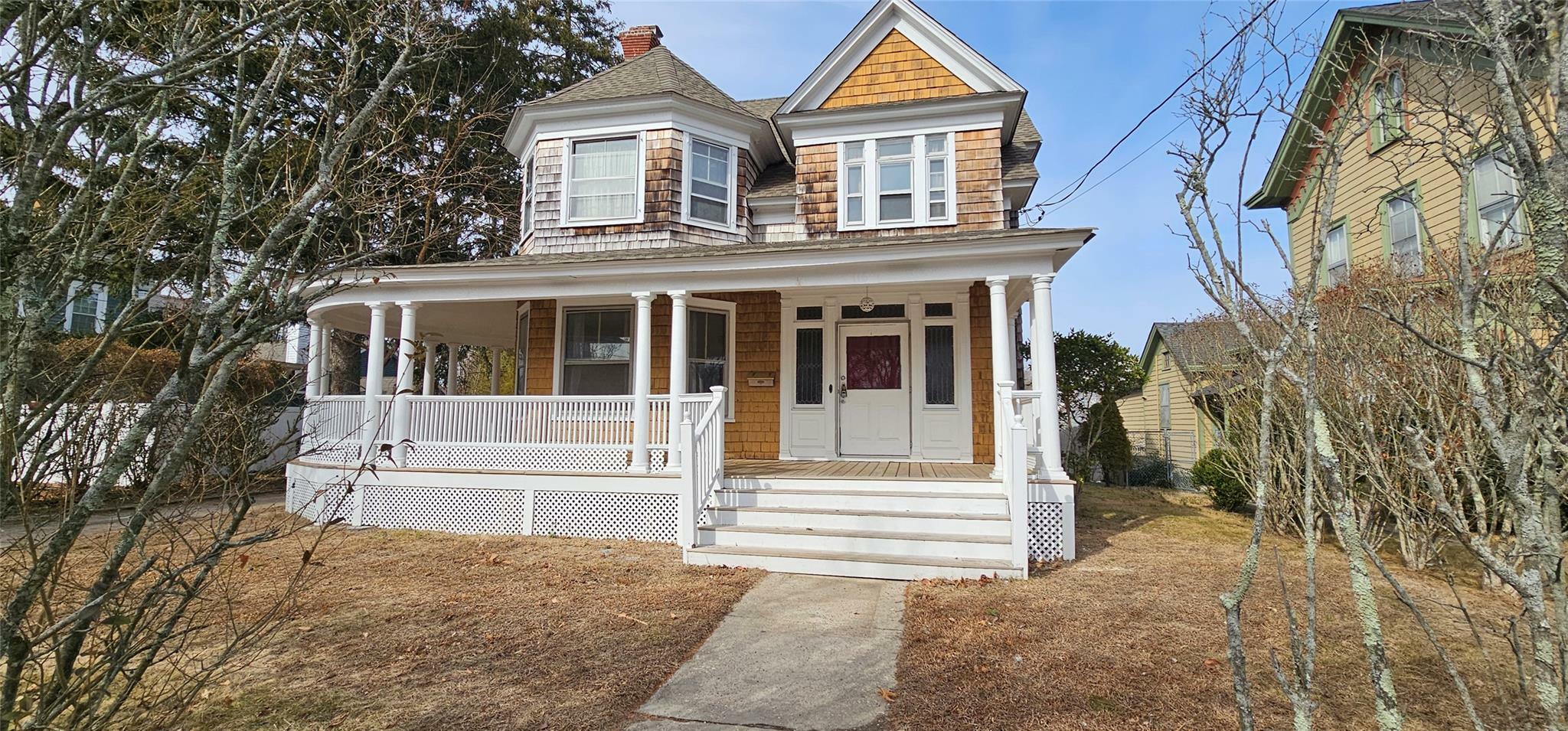 Property Photo:  116 Lincoln Street  NY 11901 