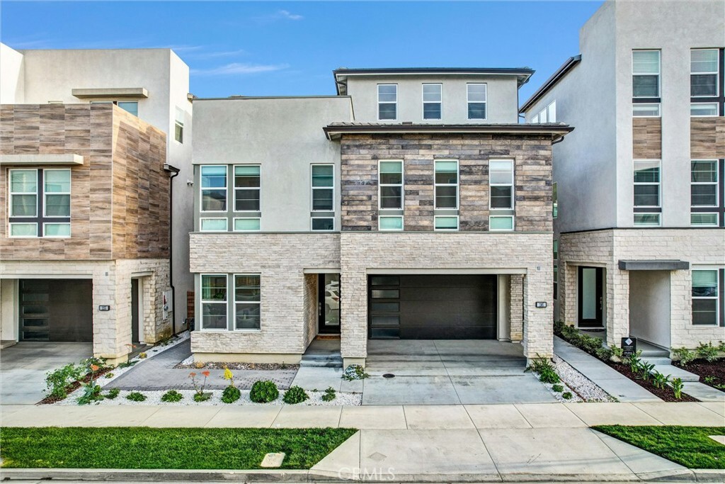 Property Photo: 1145 Poppy Court CA 90640