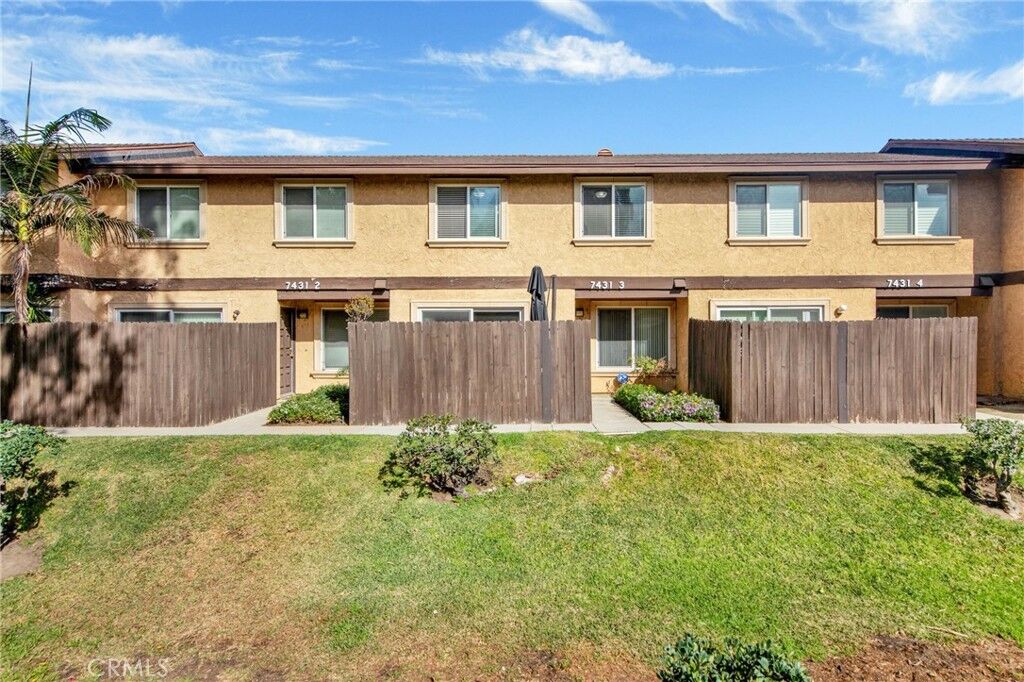 Property Photo: 7431 Shadyglade Avenue 3 CA 91605