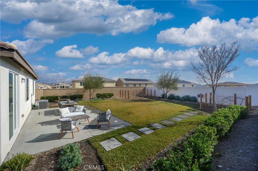 Property Photo:  535 Finch Drive  CA 92377 