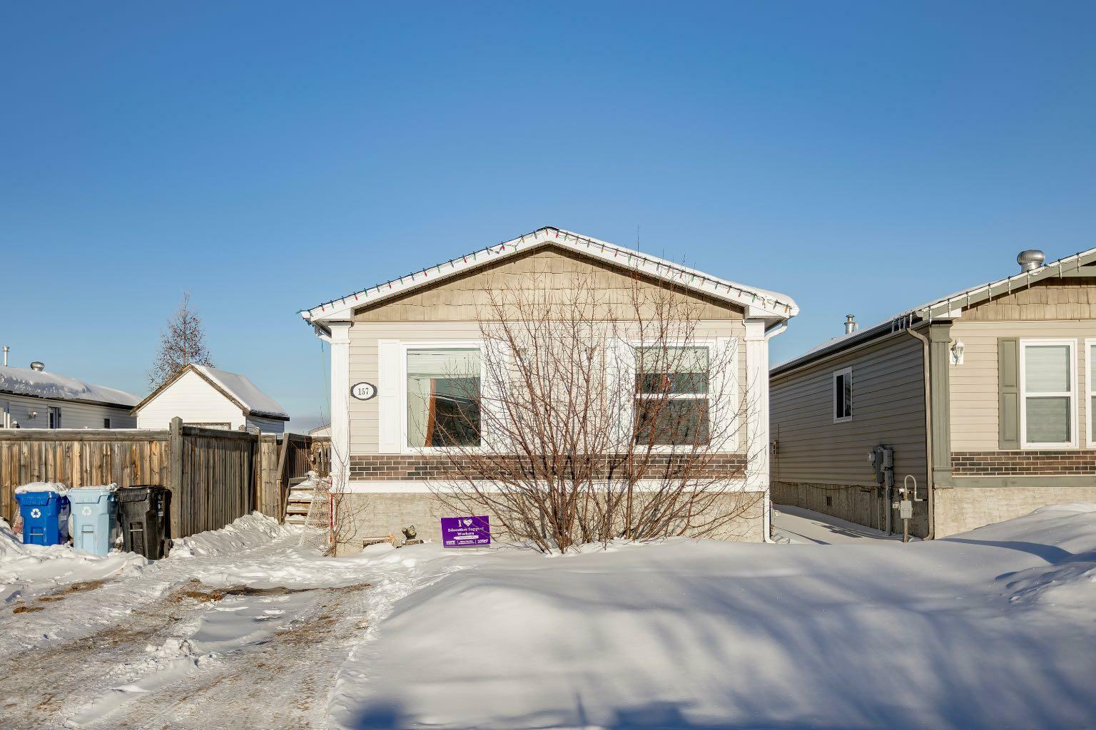 Property Photo:  157 Elm Street  AB T9K 0J9 