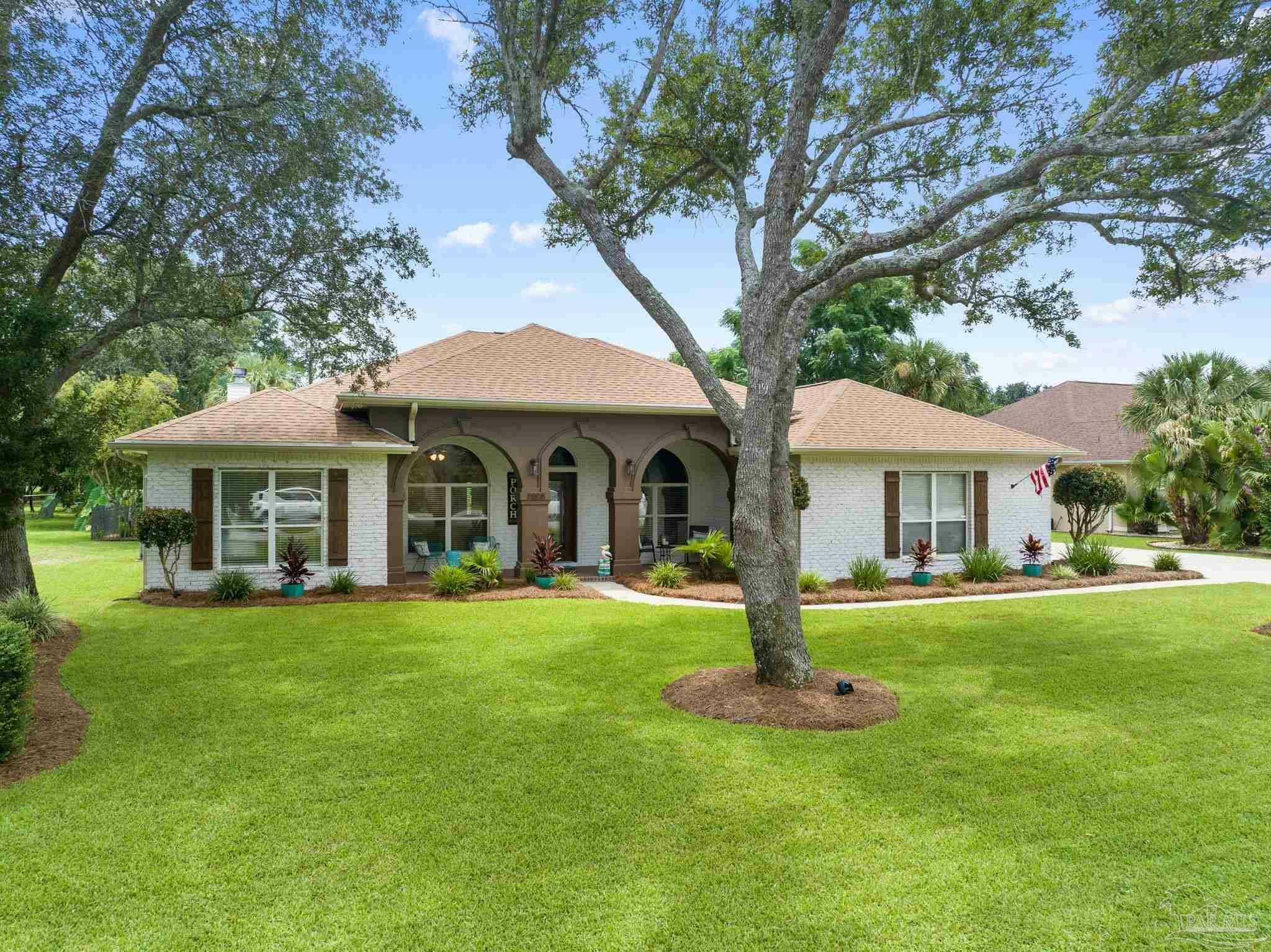 Property Photo:  7008 Turnberry Cir  FL 32566 