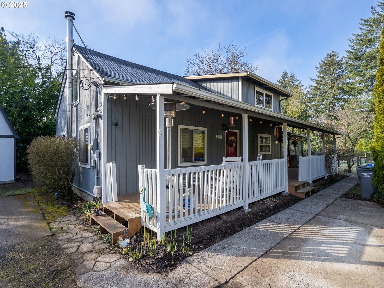 Property Photo: 237 NE 143rd Ave OR 97230