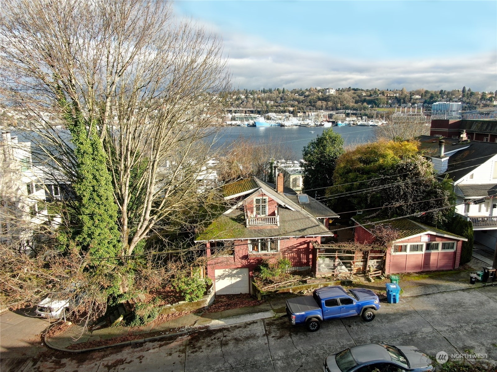 Property Photo:  801  Newton Street  WA 98109 