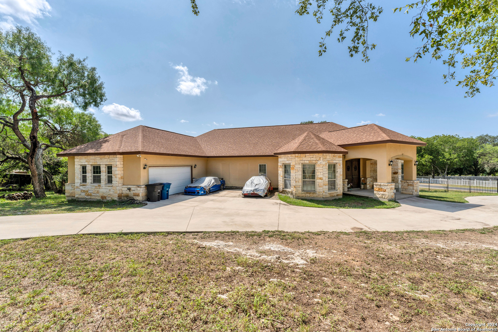 Property Photo:  8210 Roy Ln  TX 78250 