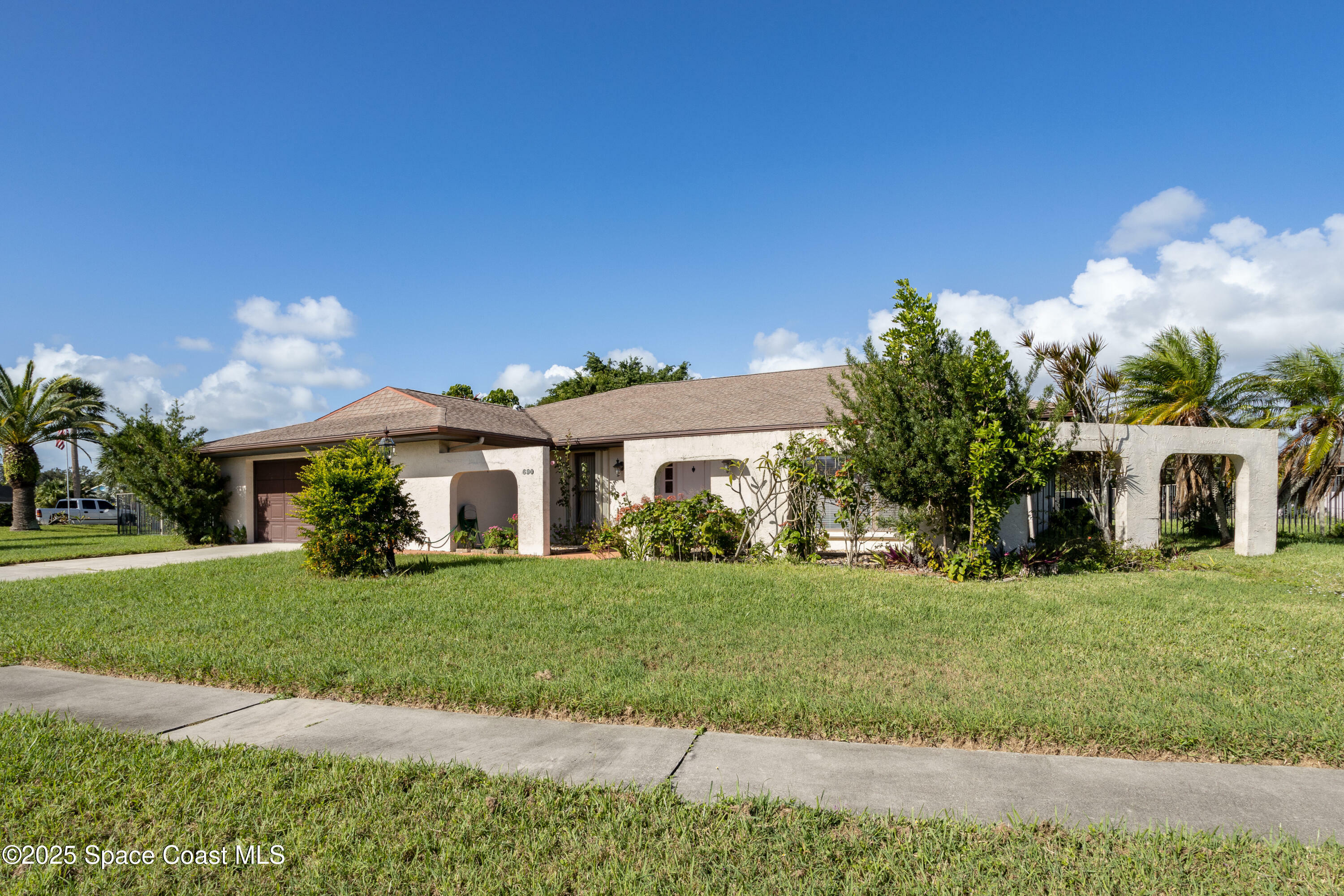 Property Photo: 690 Pebble Beach Avenue NE FL 32905