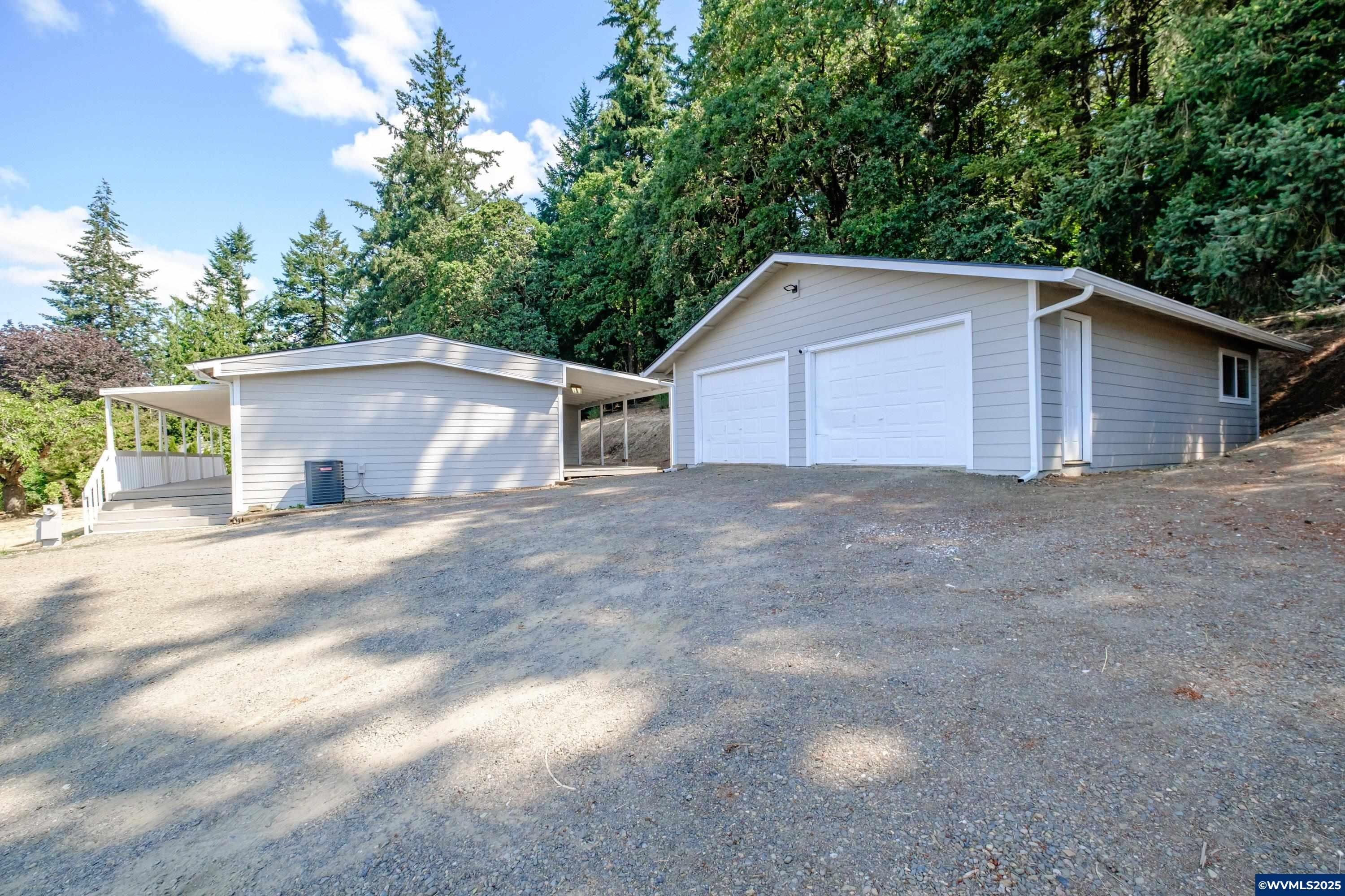 Property Photo: 38611 Century Dr NE OR 97322