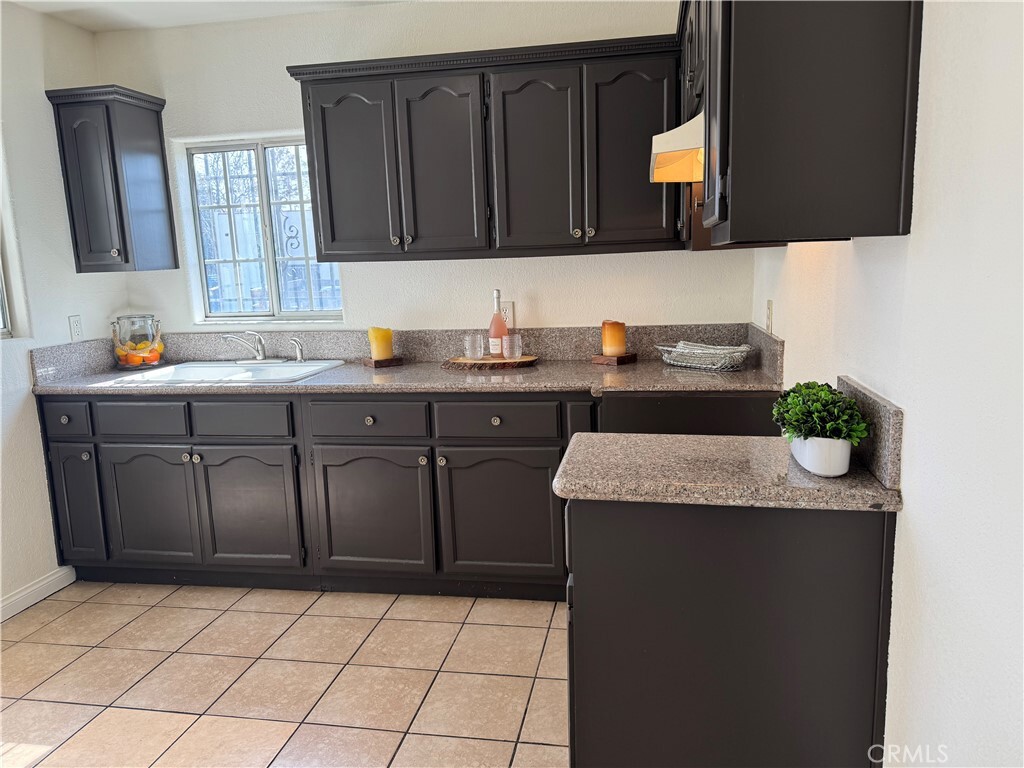 Property Photo:  1401 W 88th Place  CA 90047 