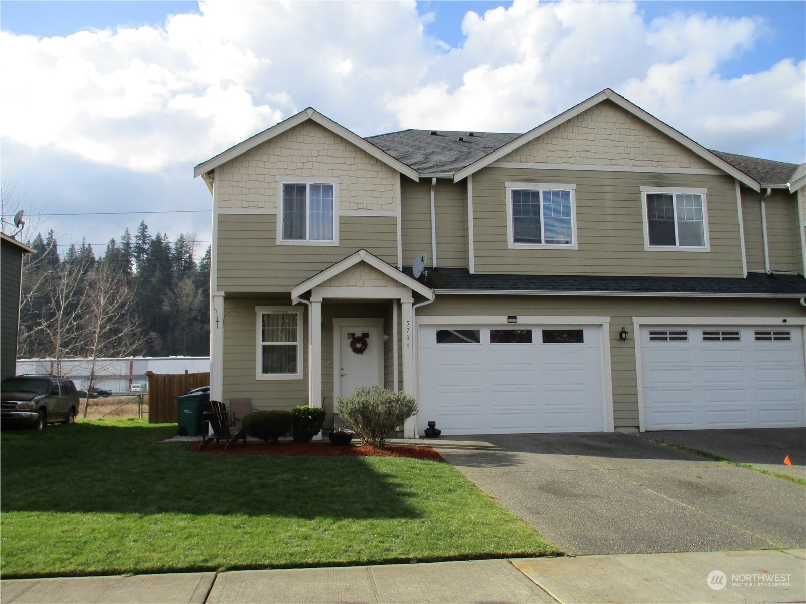 Property Photo:  570  Beaver Boulevard A  WA 98047 