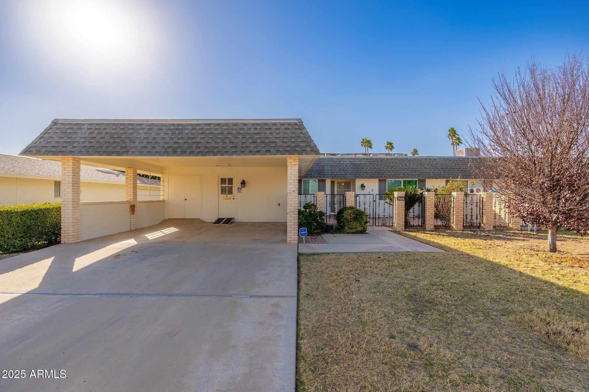 Property Photo: 10521 W Roundelay Circle AZ 85351