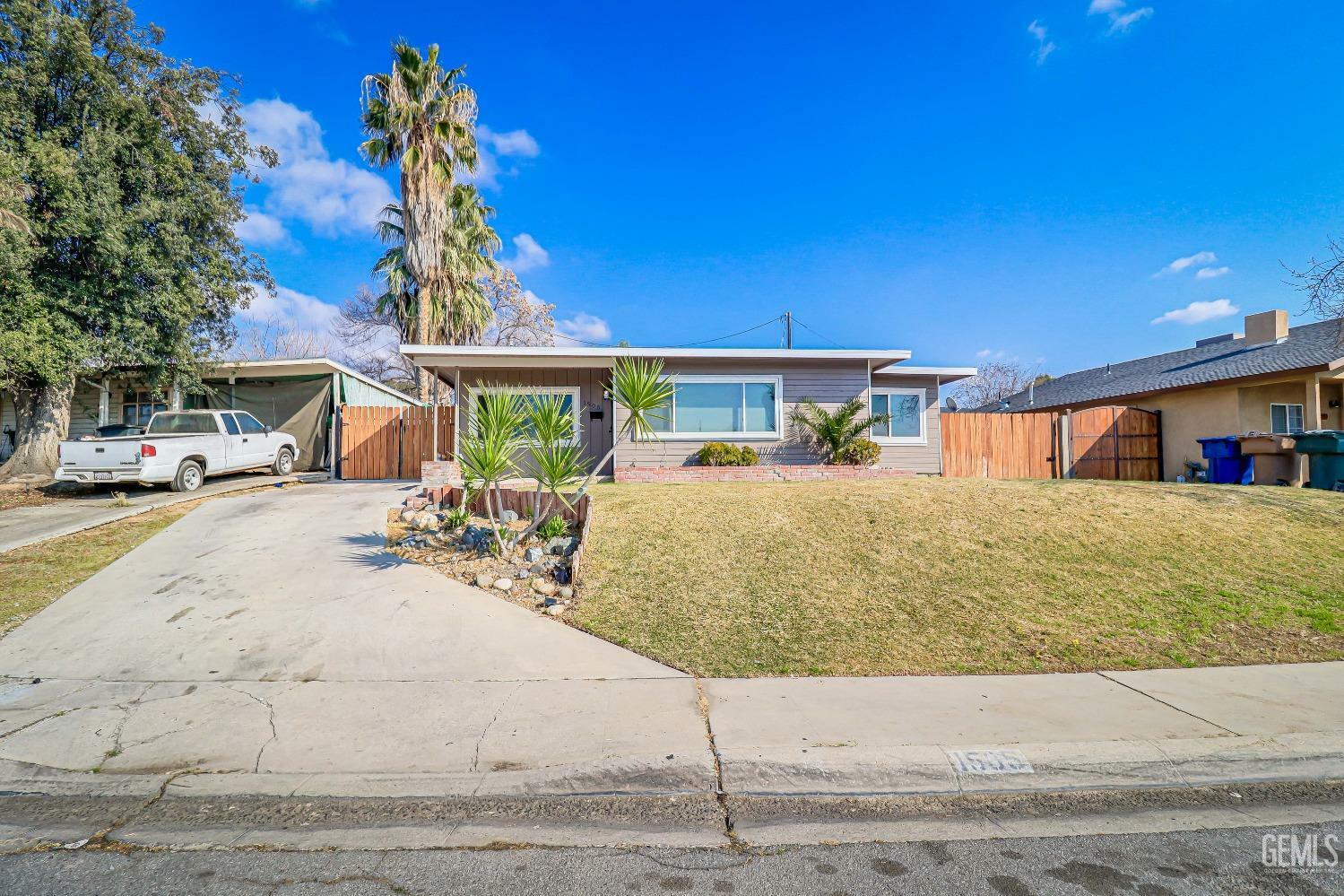 Property Photo:  1505 Glenwood Drive  CA 93306 