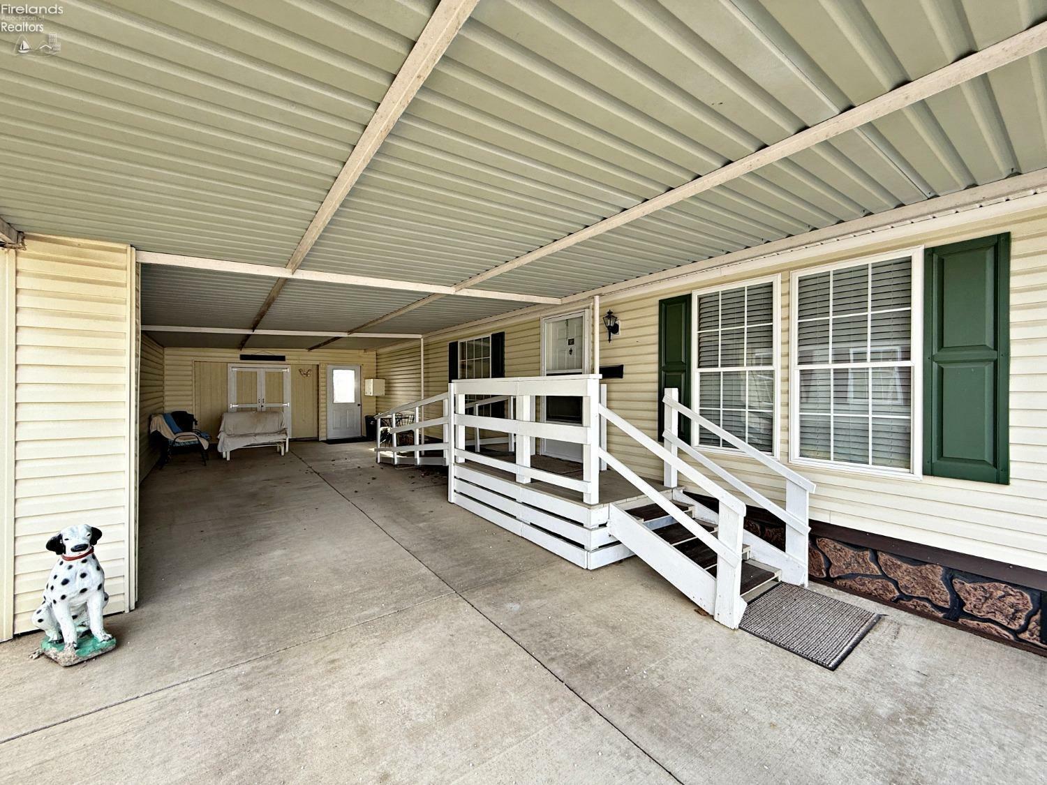 Property Photo:  60 N State Route 101 144  OH 44883 