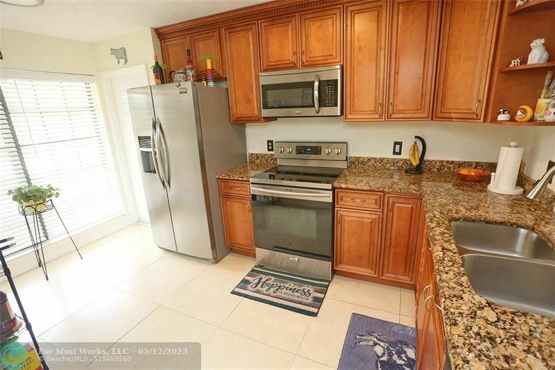 Property Photo: 6049 Ambertree Ln FL 33463