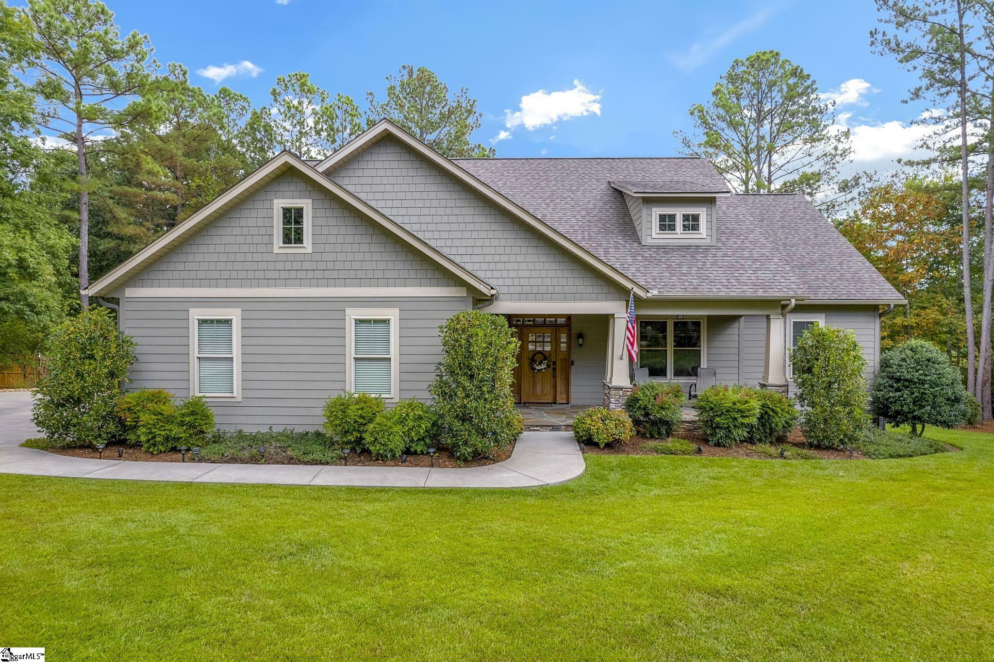 Property Photo:  911 Lakecrest Drive  SC 29672 