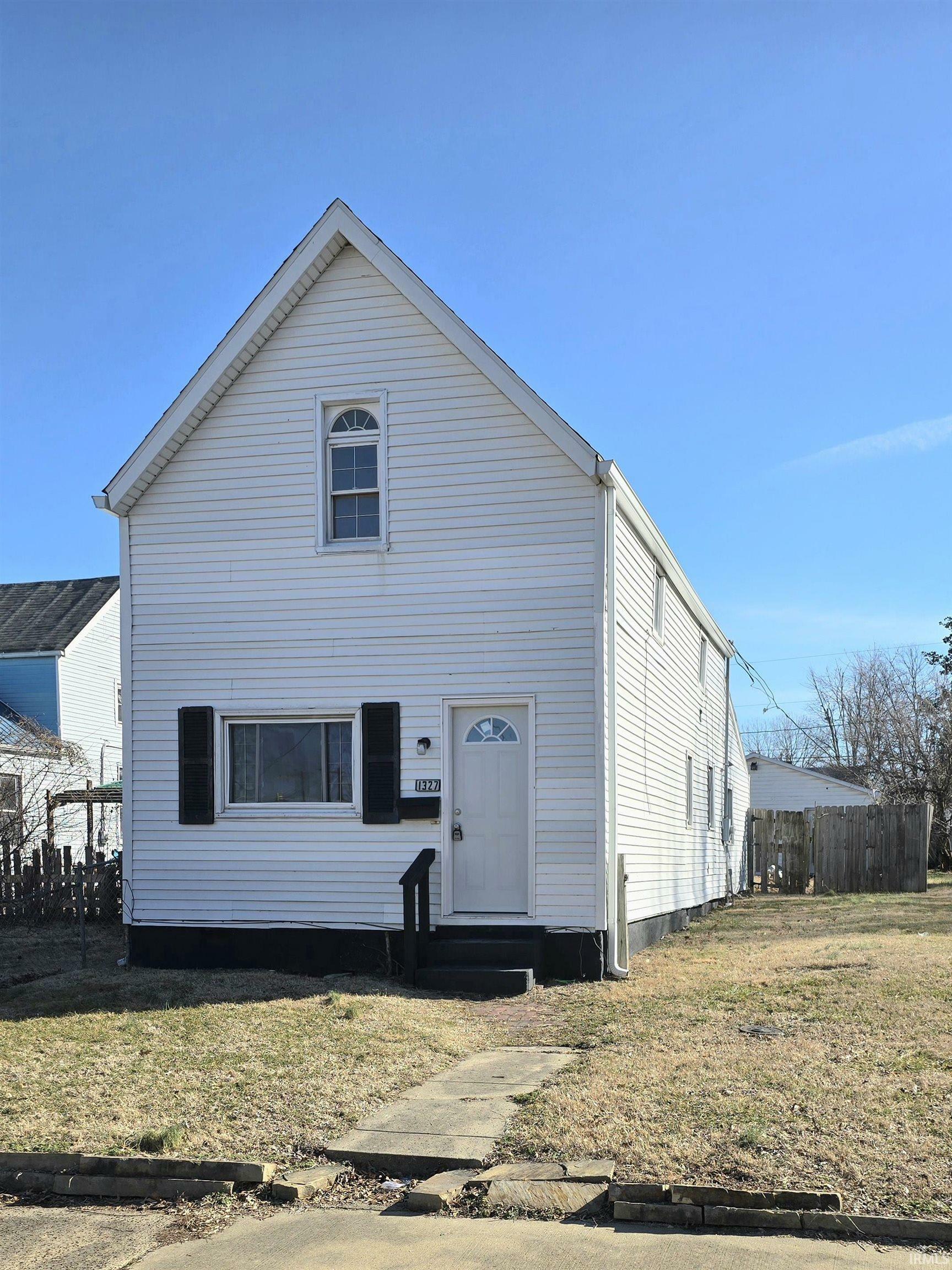 Property Photo:  1327 N 4th Avenue  IN 47710-2325 