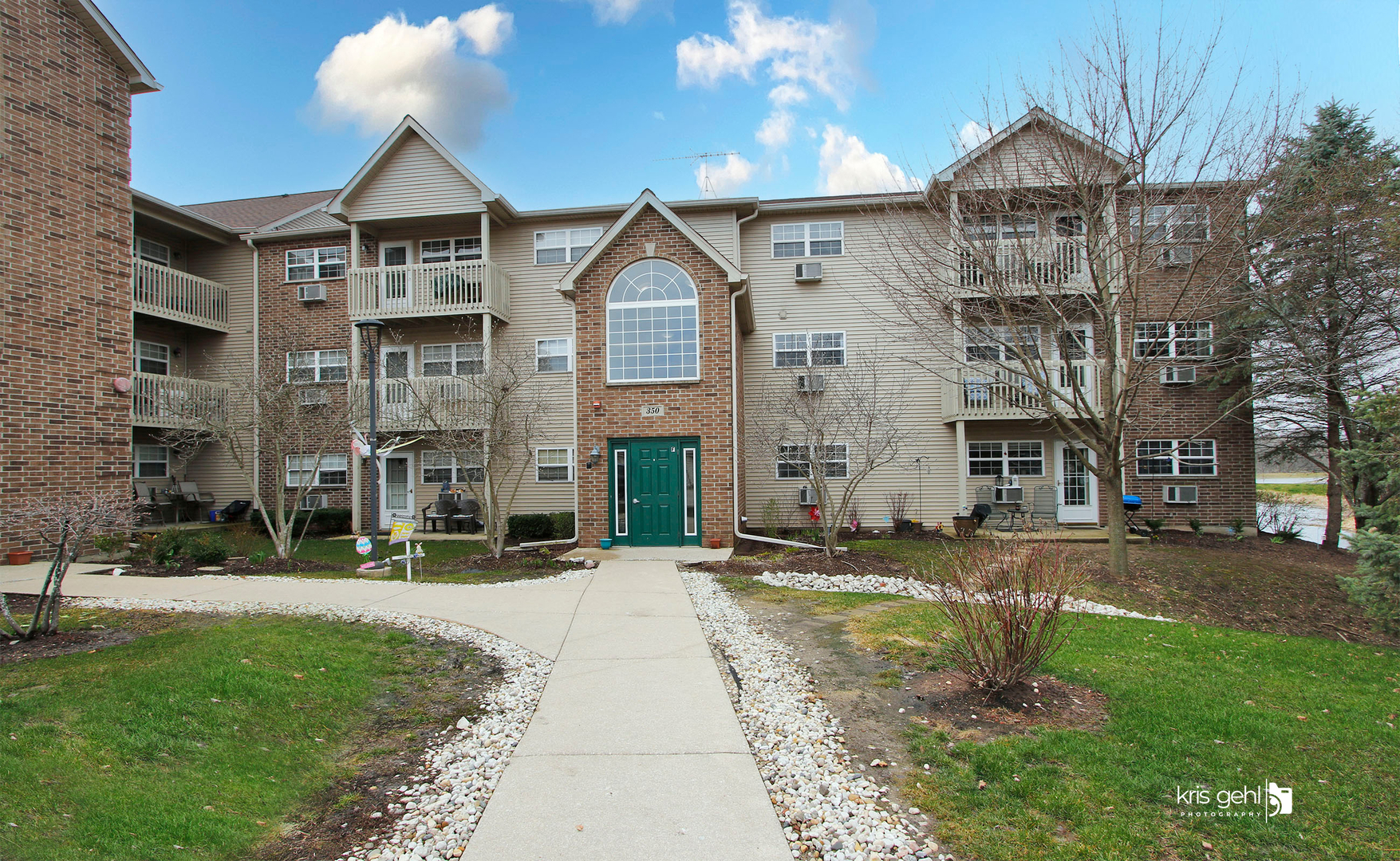 Property Photo:  350 Cunat Boulevard 2C  IL 60071 