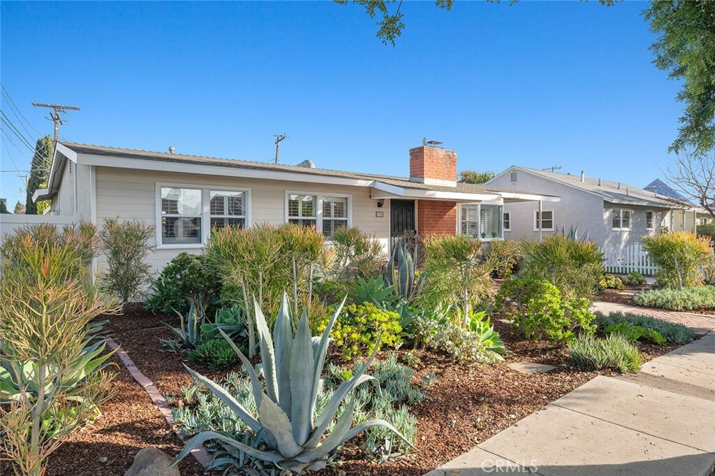 Property Photo:  1940 Fanwood Avenue  CA 90815 