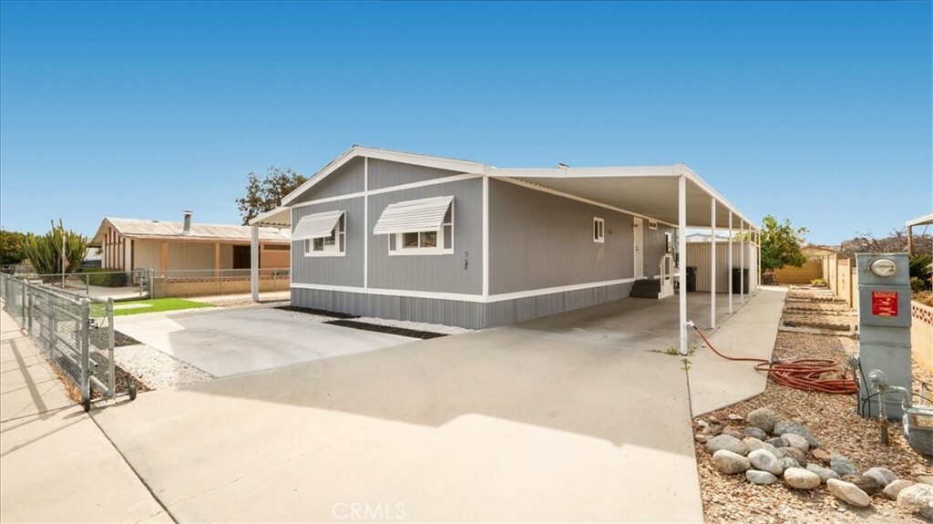 Property Photo:  228 N La Paloma Avenue  CA 92582 