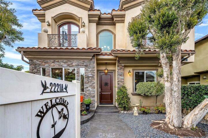 Property Photo: 2221 Warfield Avenue A CA 90278