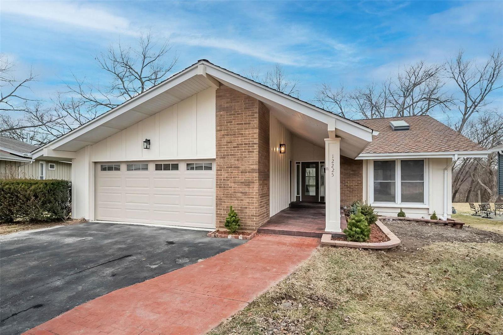 Property Photo: 12225 Oakwilde Court MO 63043