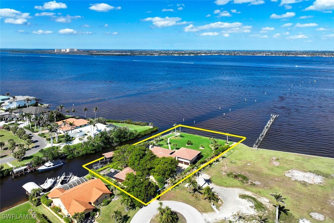 Property Photo:  15110 Anchorage Way  FL 33908 