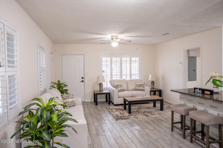 Property Photo: 1722 Paine Avenue FL 32211