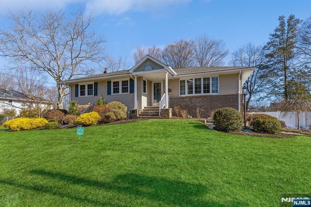 Property Photo:  49 Longview Drive  NJ 07630 