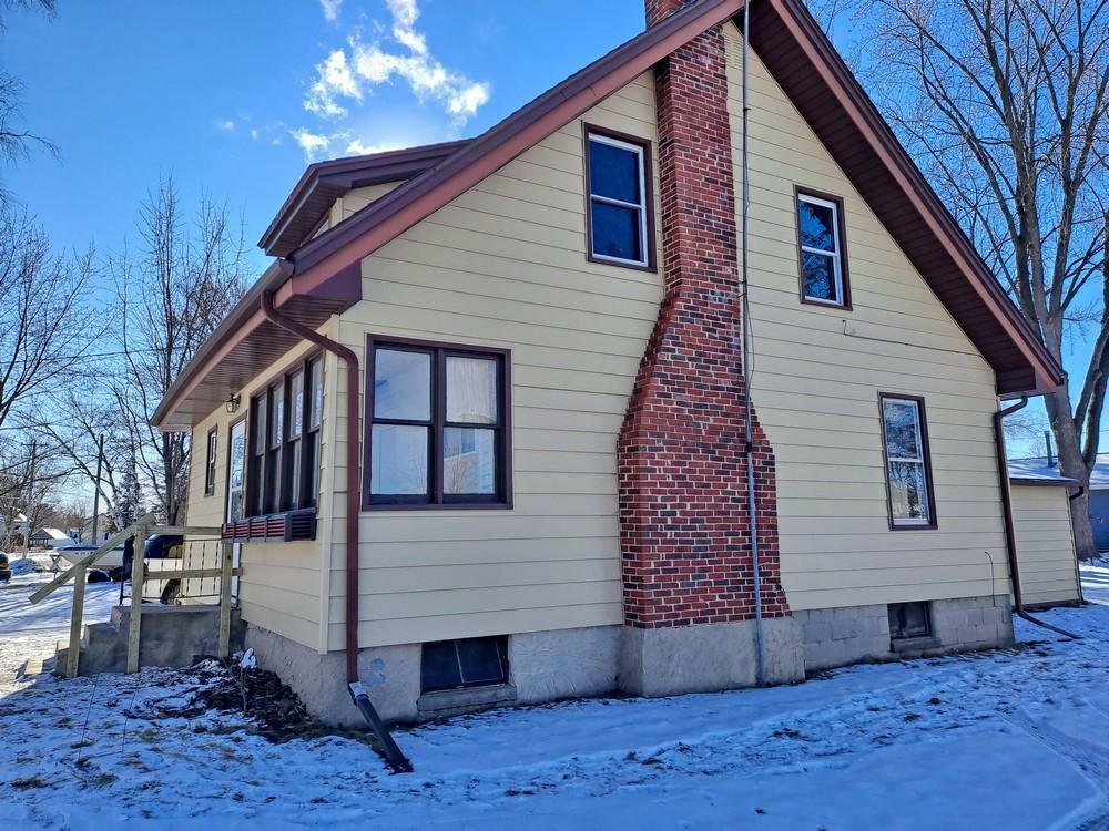 Property Photo:  311 8th Avenue  MN 56329 