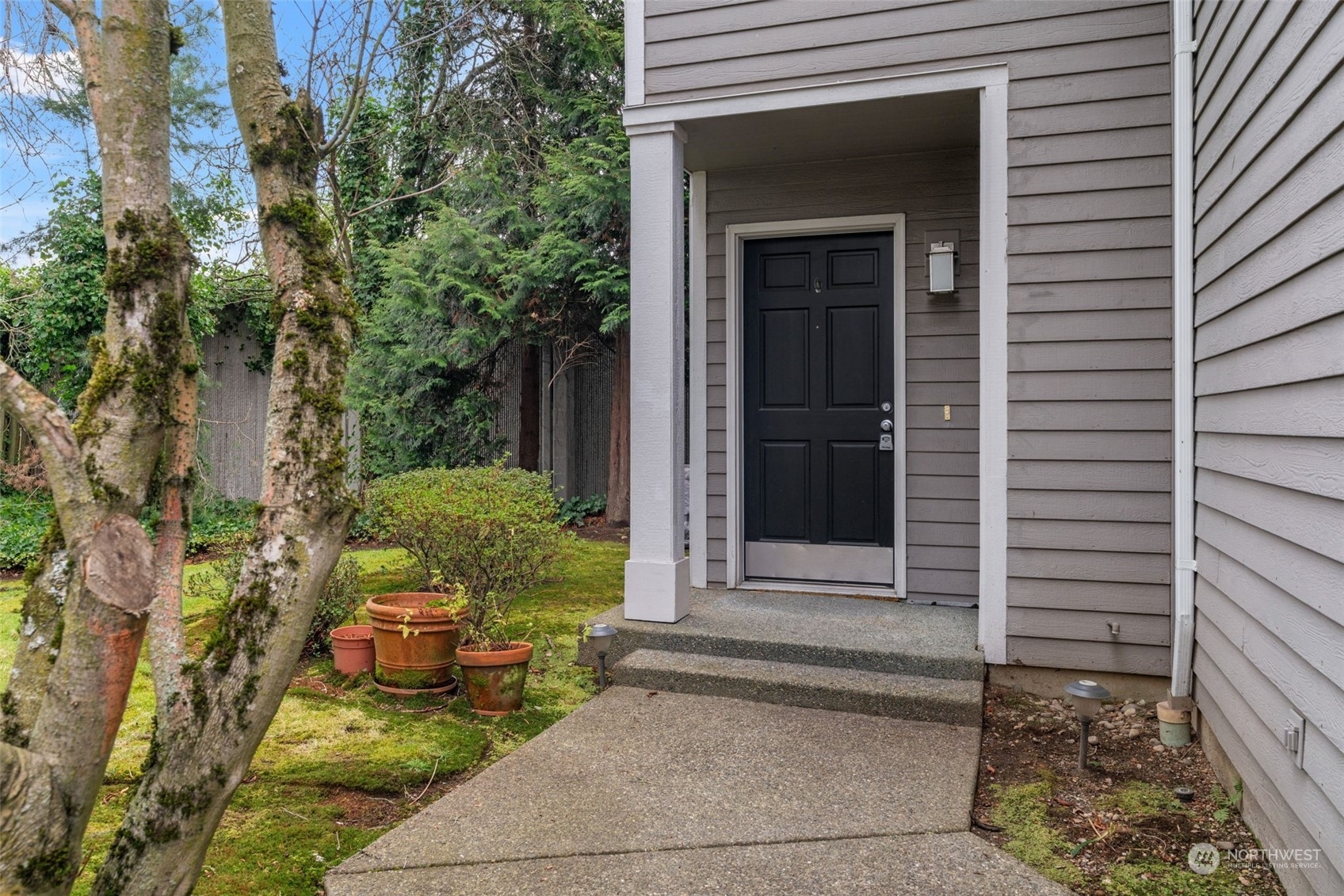 Property Photo: 11621 NE 90th Street WA 98033