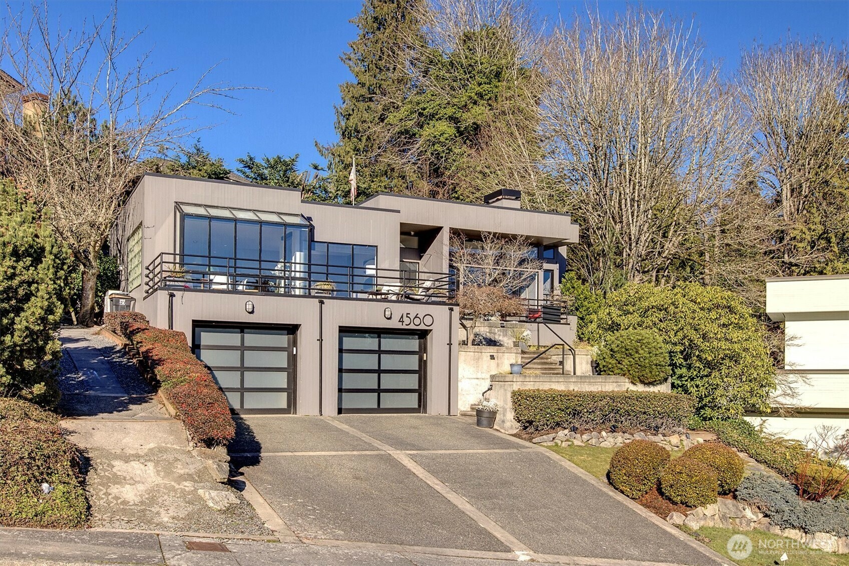 Property Photo: 4560 NE 89th Street WA 98115