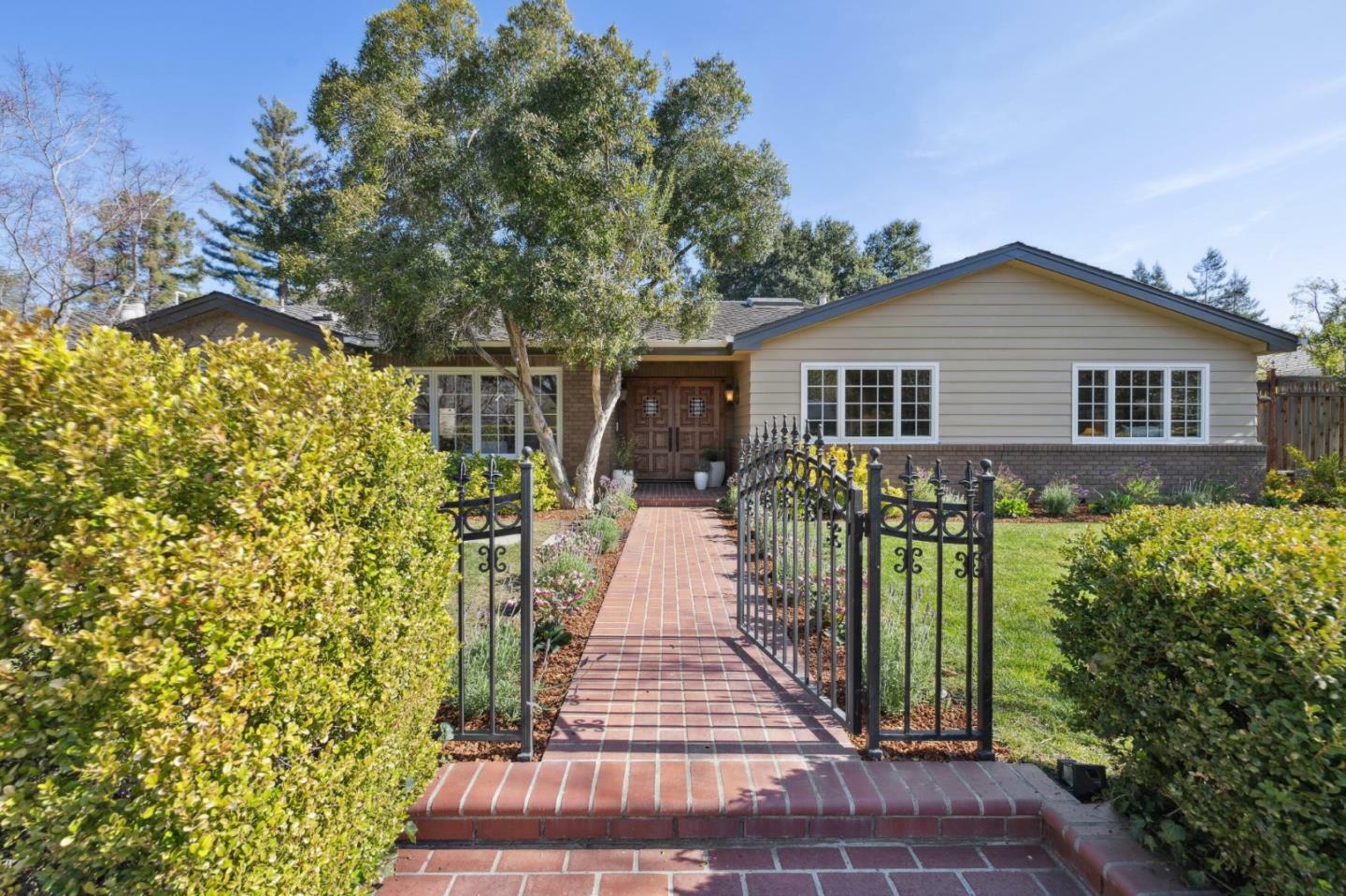 Property Photo:  777 Los Altos Avenue  CA 94022 