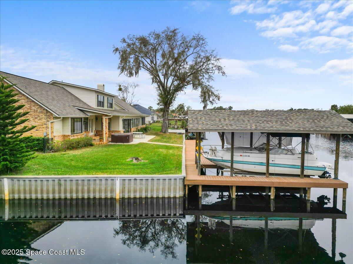 Property Photo: 1610 Yellow Brick Road FL 32102