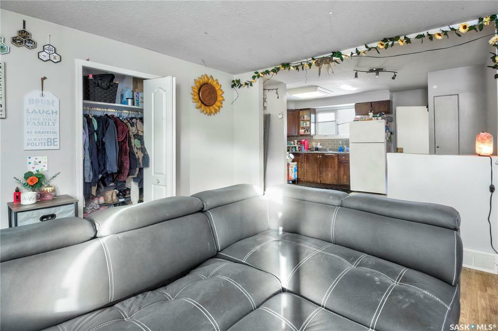 Property Photo:  472 19th Street E  SK S6V 1P9 