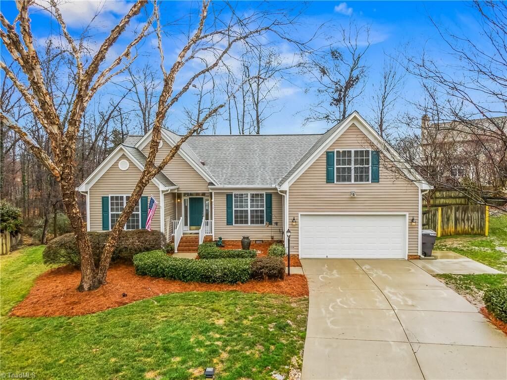 Property Photo: 4018 Preswick Court NC 27265