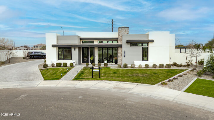 Property Photo:  3964 E Penedes Drive  AZ 85298 