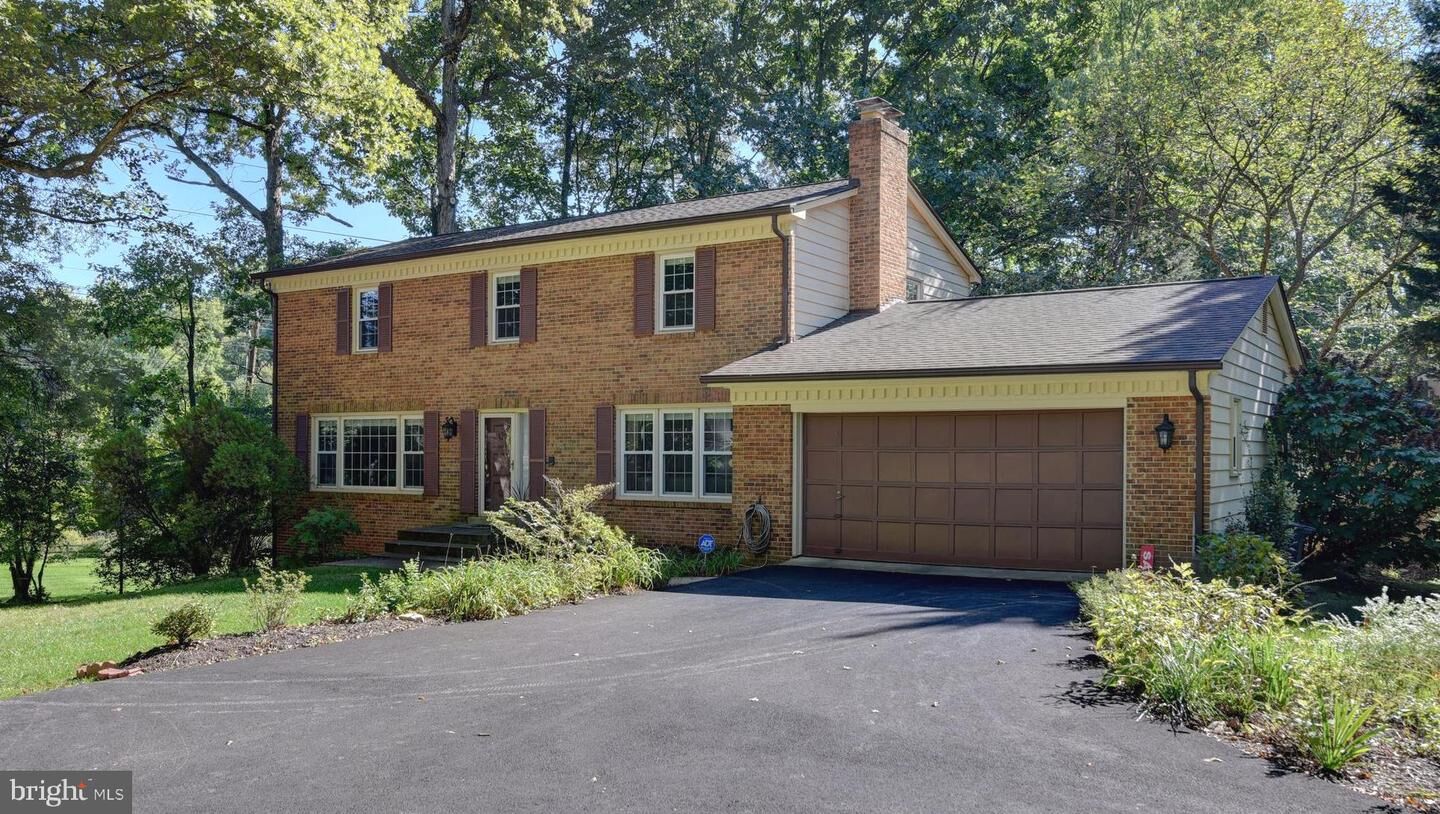 Property Photo: 5901 Boothe Drive VA 22015