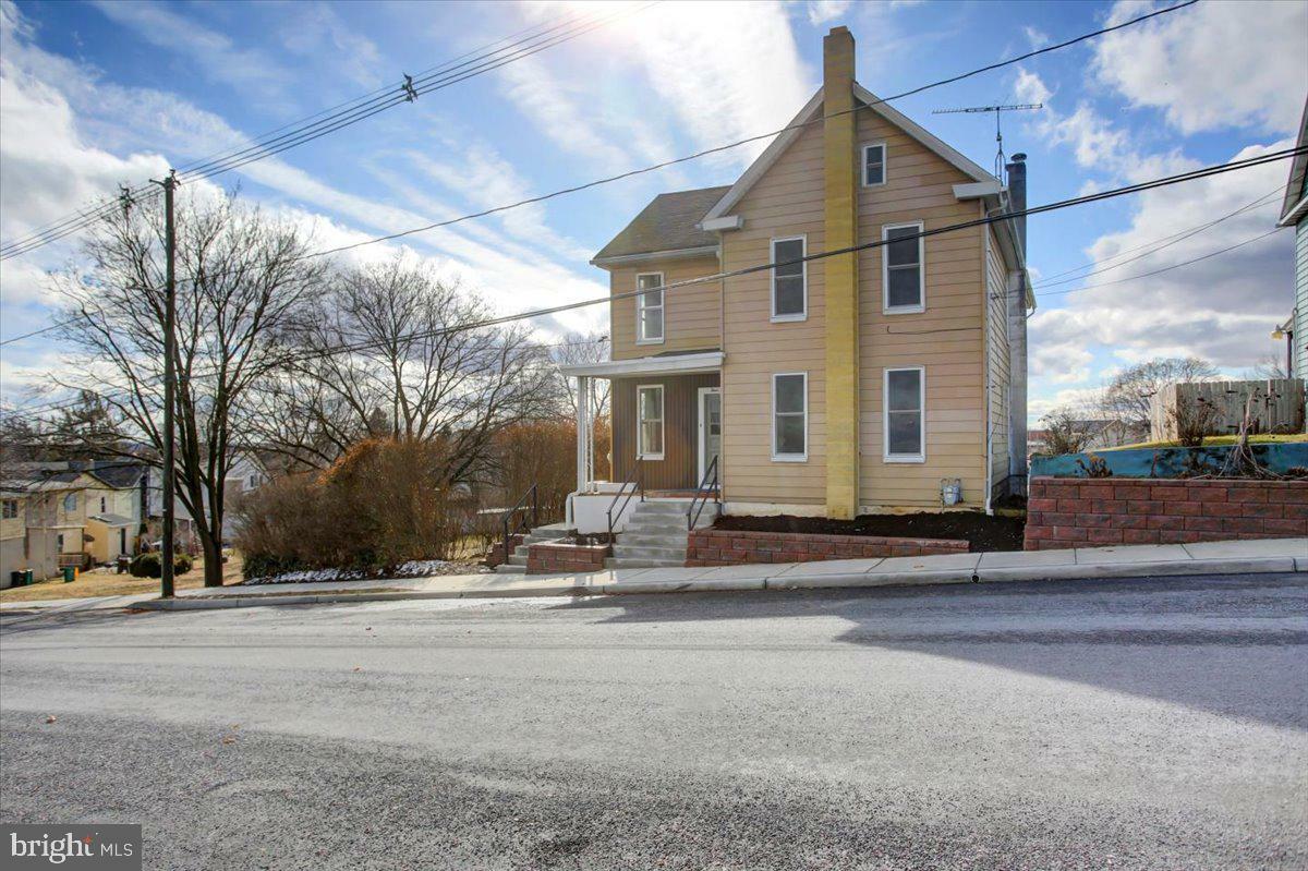 Property Photo:  440 Center Street  PA 17201 