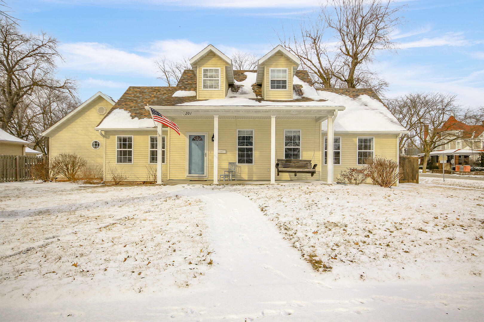 Property Photo:  201 S Jefferson St  MO 65240 