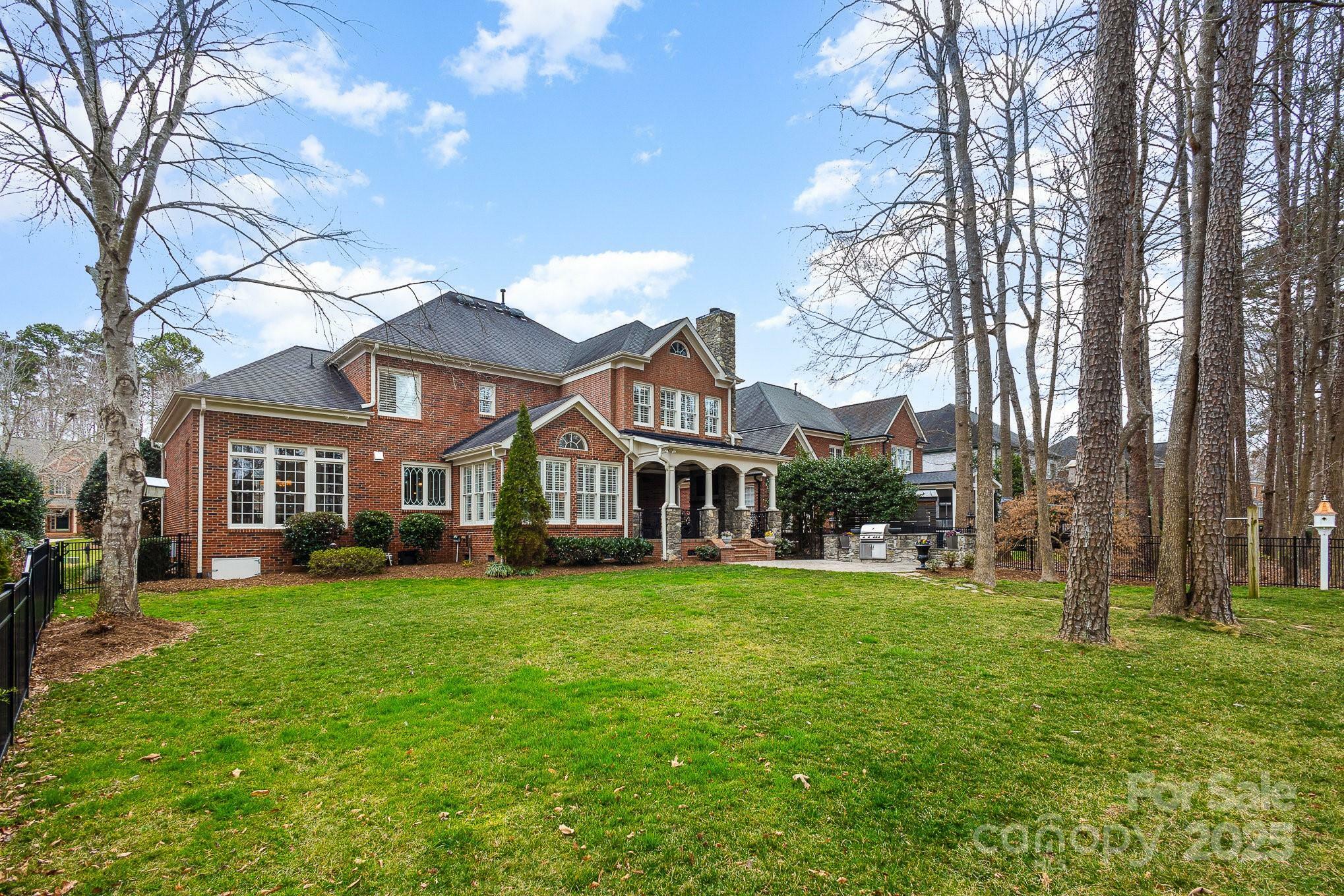 Property Photo:  18601 Dembridge Drive  NC 28036 