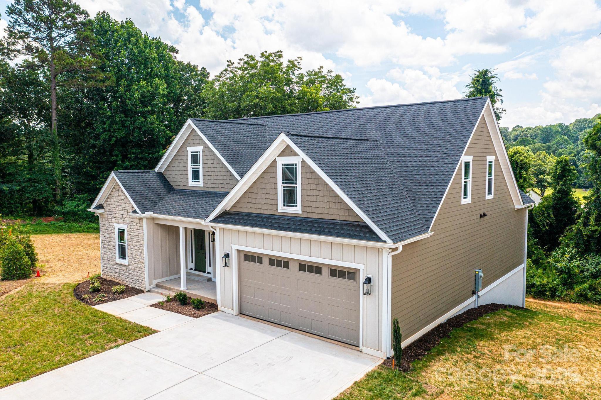 Property Photo: 2109 6th Street NW 4 NC 28601