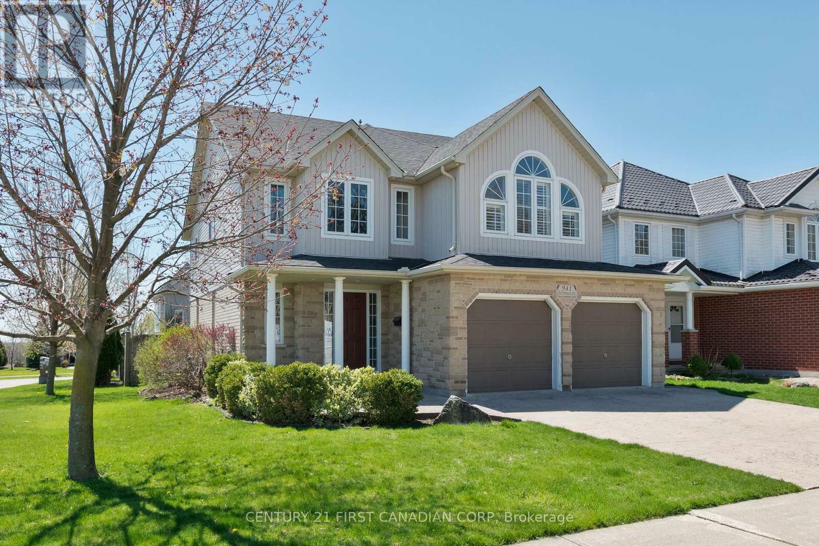 Photo de la propriété: 941 Cherryhaven Drive ON N6K 4B1