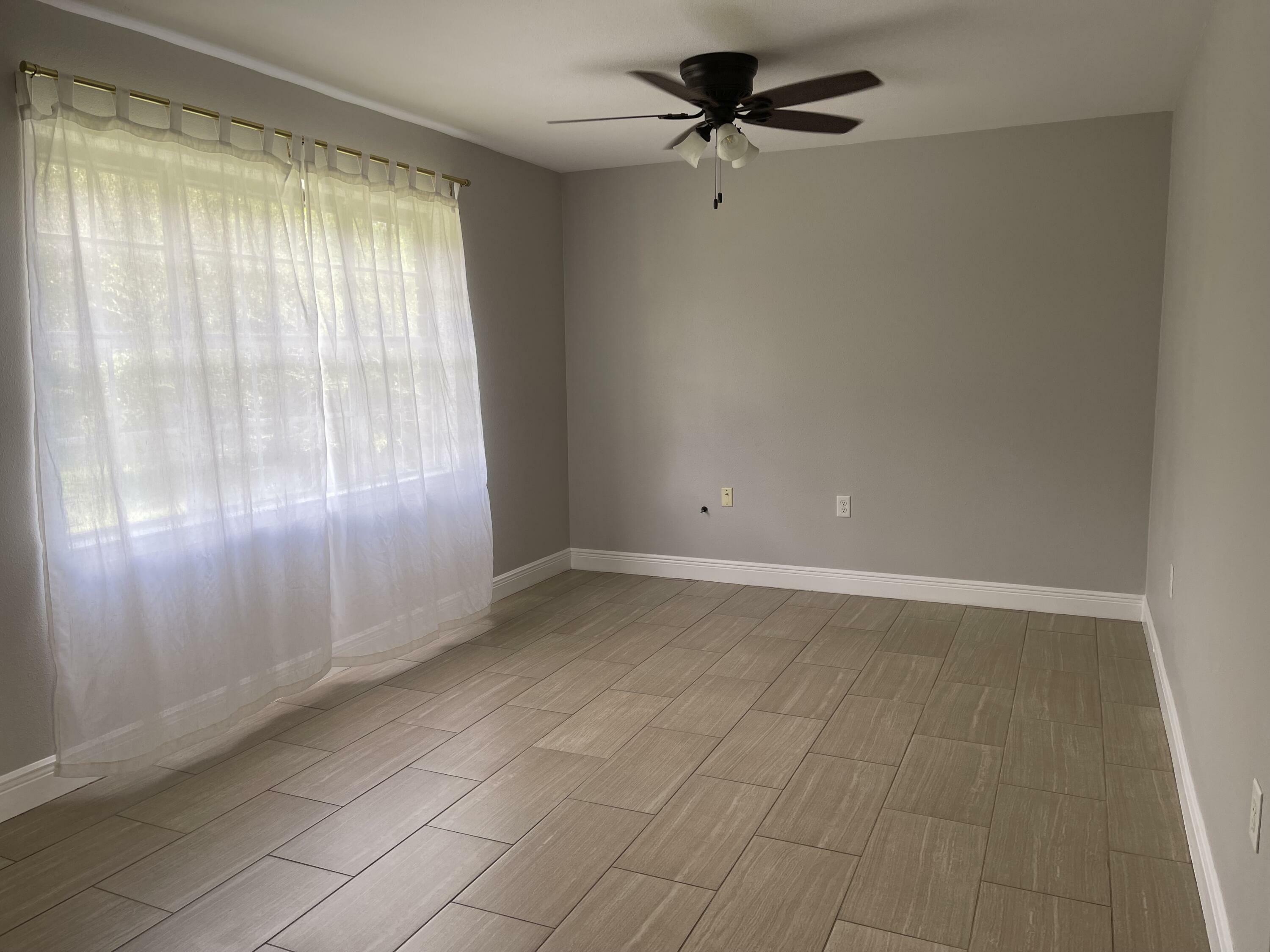 Property Photo:  20 E Casa Loma Drive  FL 32569 