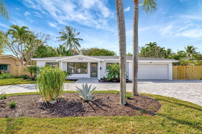 Property Photo: 1310 NE 42nd St FL 33334