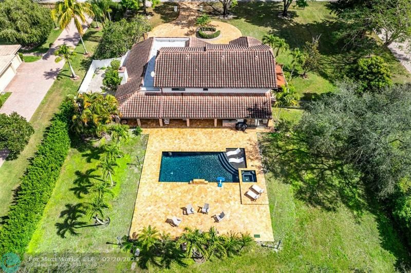Property Photo: 6335 NW 75th Way FL 33067