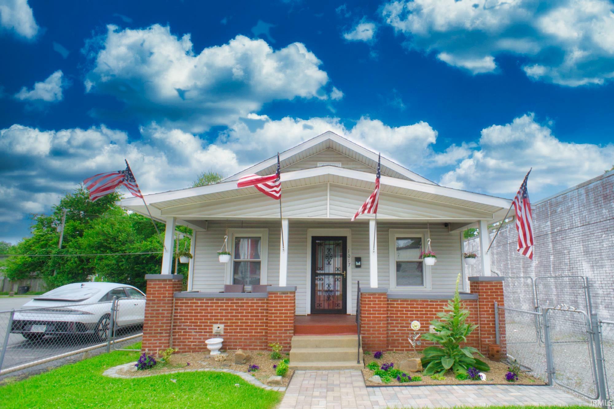 Property Photo:  1617 S Kentucky Avenue  IN 47714 