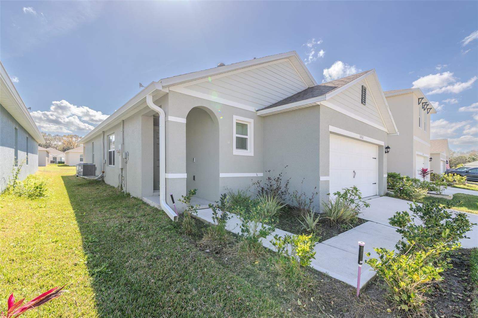 Property Photo:  3762 Sungrove Circle  FL 32771 