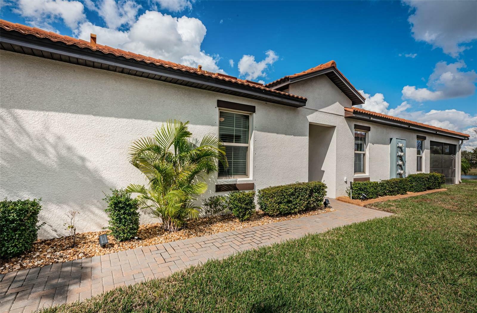 Property Photo:  5316 Stoic Vale Drive  FL 33598 