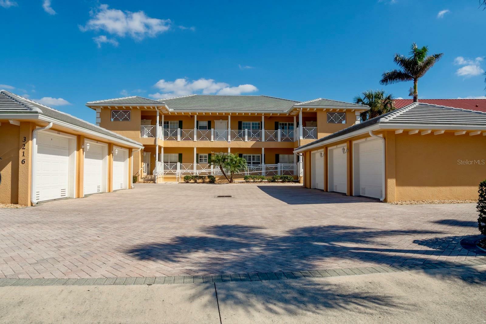 Property Photo: 3216 Purple Martin Drive 121 FL 33950