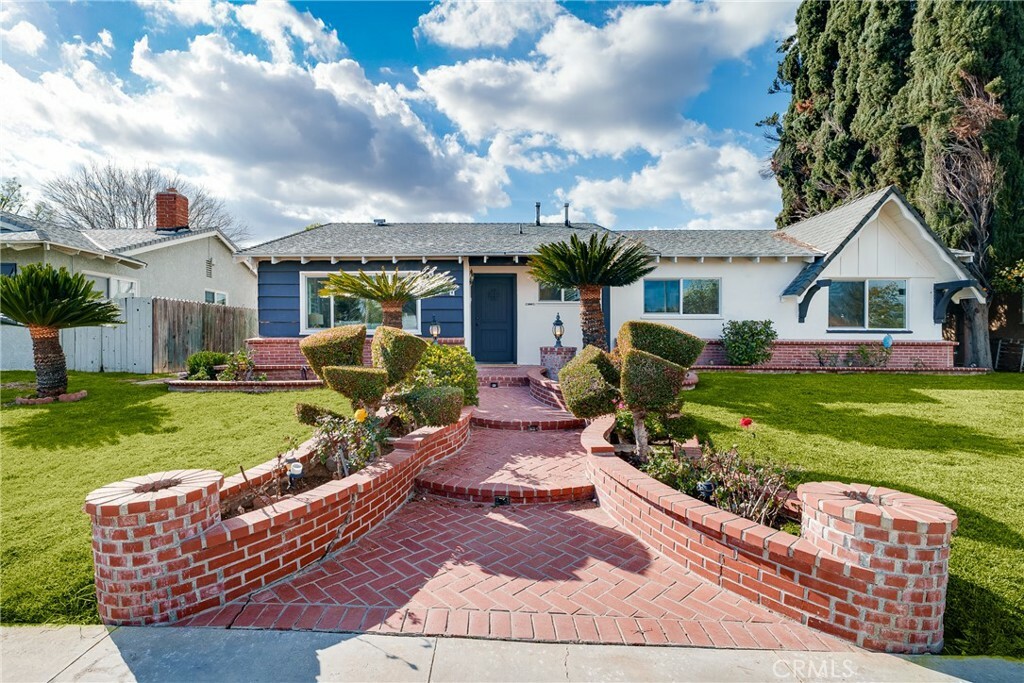 Property Photo:  6901 Fallbrook Avenue  CA 91307 