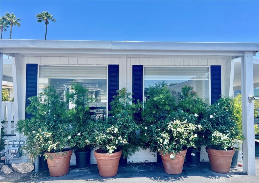 Property Photo: 242 Lexington Circle CA 92660